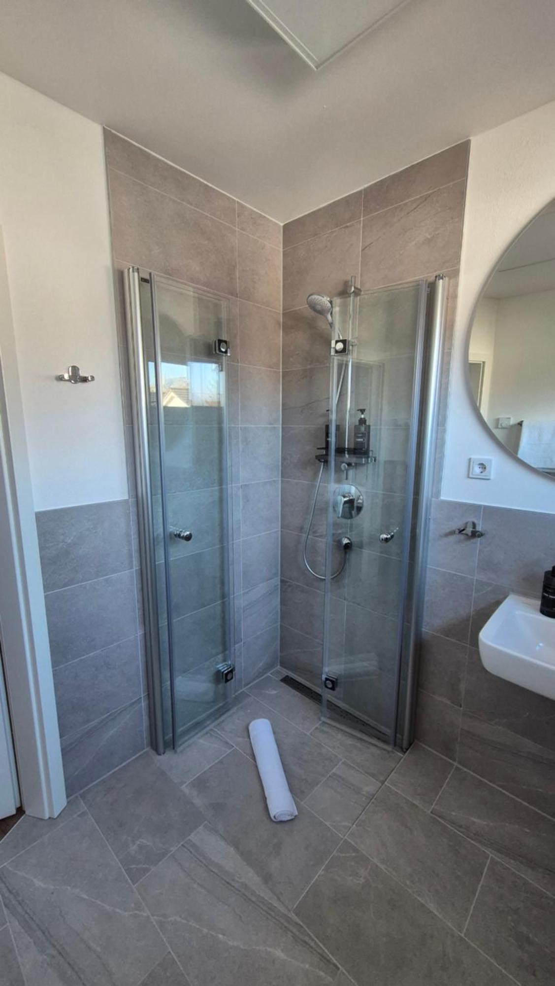Apartments Seibel Doppel-Zweibettzimmer Mit Bad Reutlingen Bagian luar foto