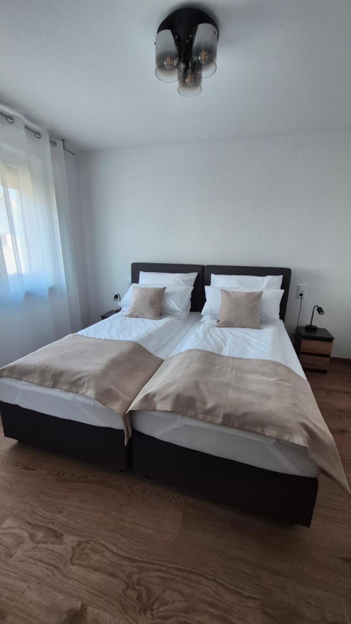 Apartments Seibel Doppel-Zweibettzimmer Mit Bad Reutlingen Bagian luar foto