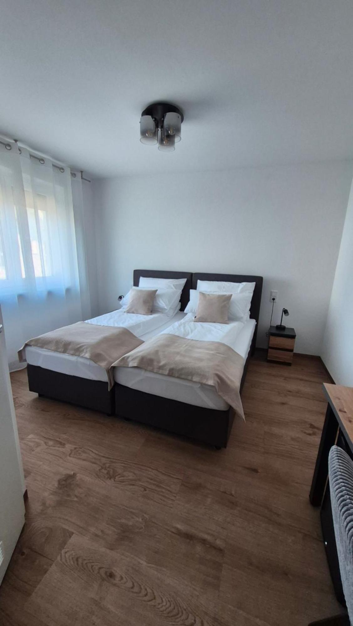 Apartments Seibel Doppel-Zweibettzimmer Mit Bad Reutlingen Bagian luar foto