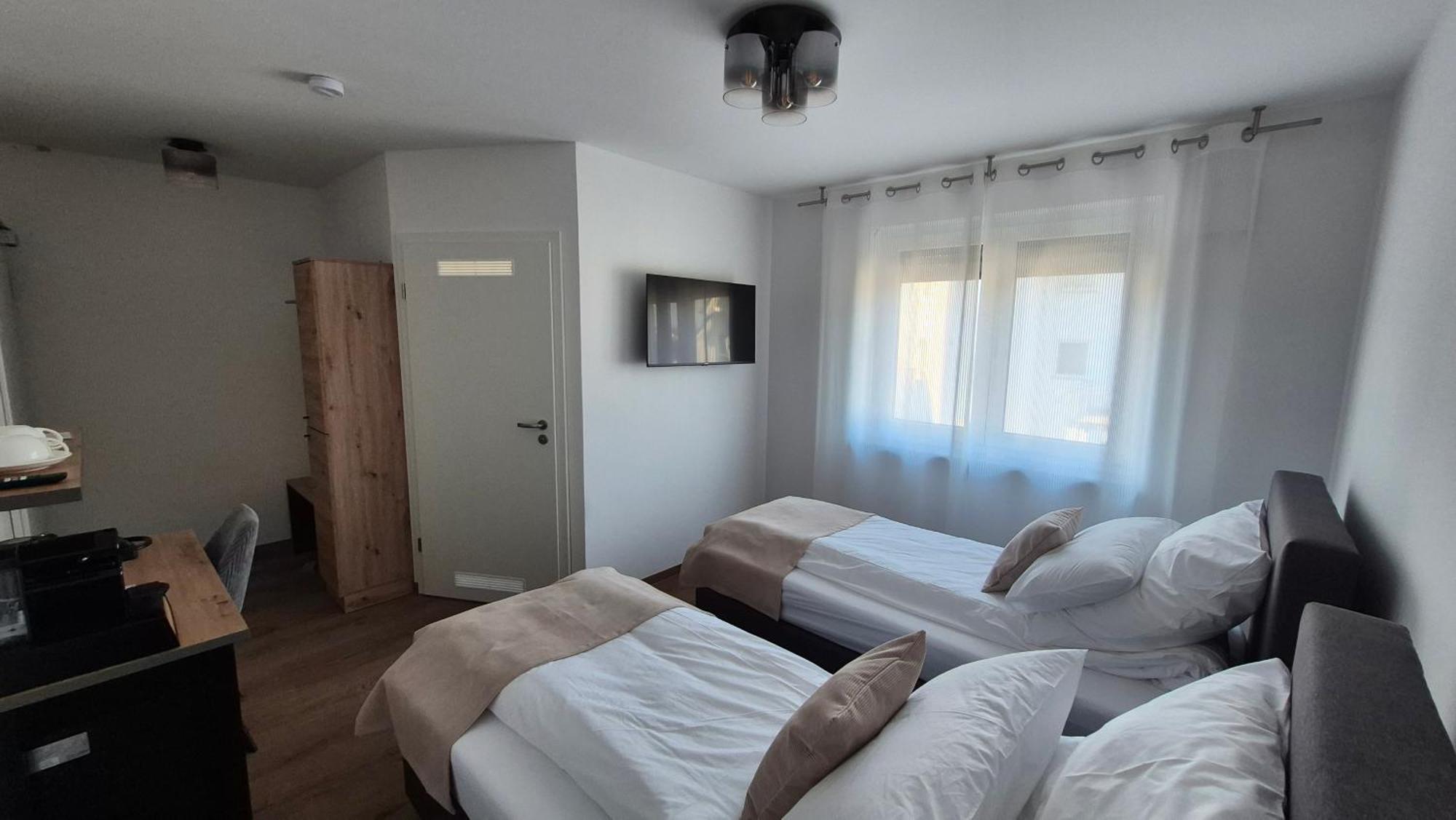 Apartments Seibel Doppel-Zweibettzimmer Mit Bad Reutlingen Bagian luar foto